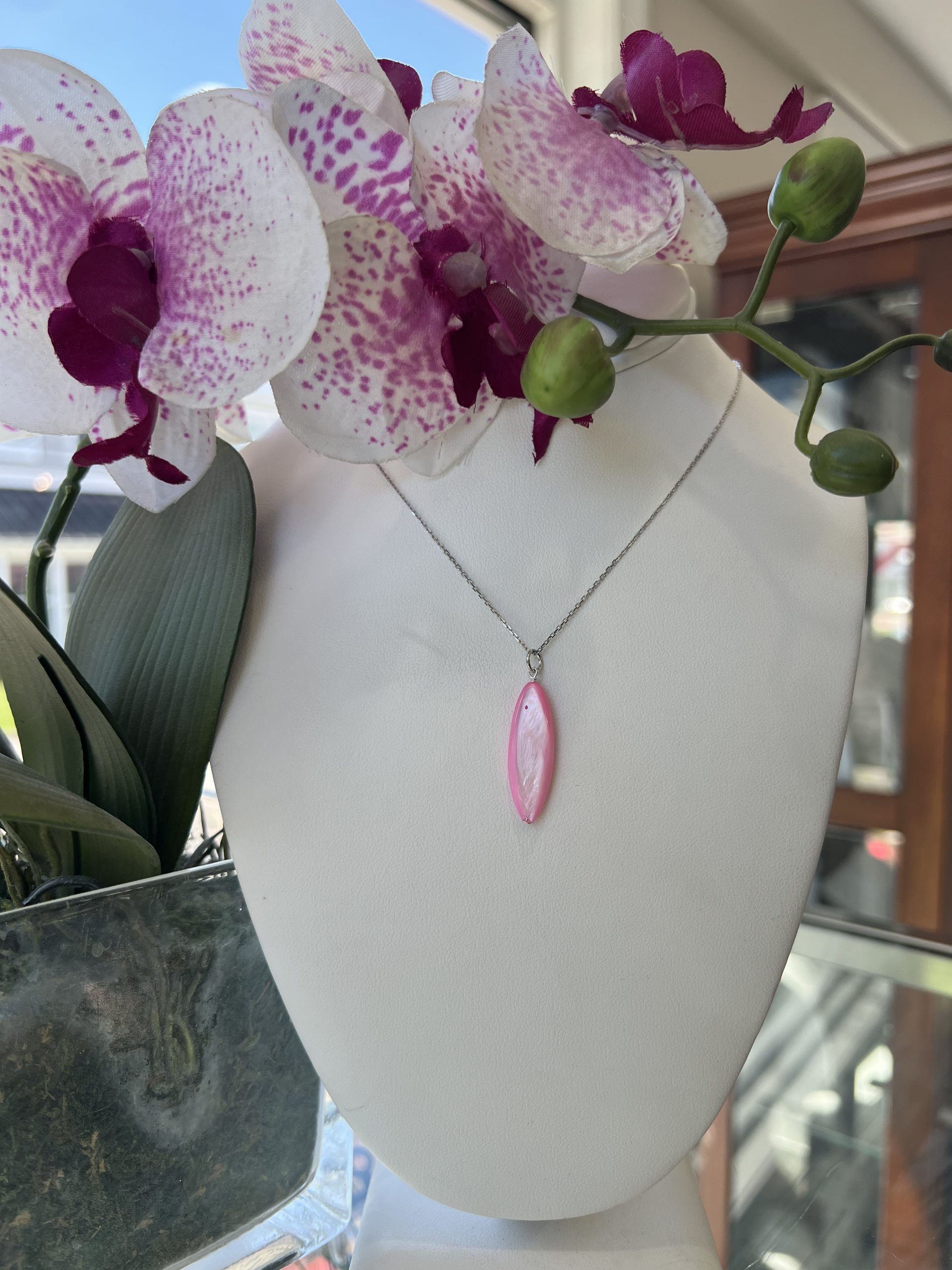 majestic pendant pink mother of pearl marquis shaped pendant